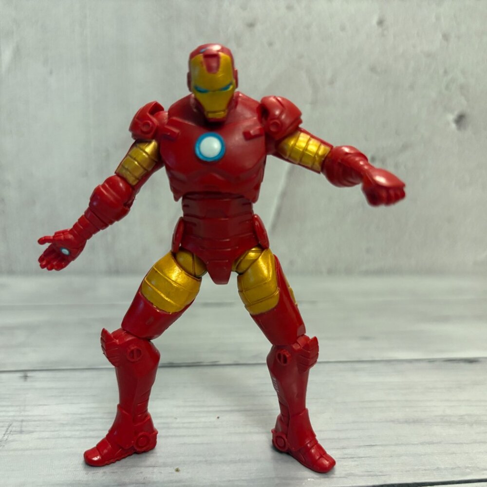 Iron Man Marvel 4" 2013 Posable figure Toy (SKU: 183TO)